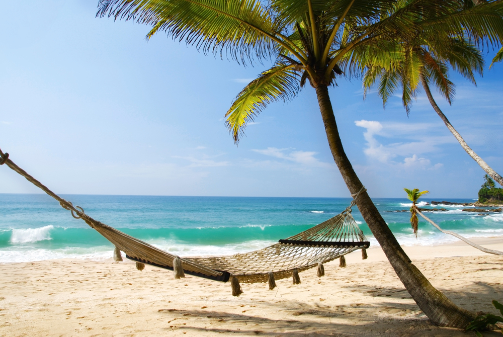 shutterstock 95647150 10 Pantai Di Indonesia Dengan Keindahan Panorama Dan Pasir Putihnya Part #1