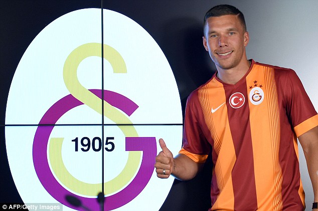 Podolski Berita Transfer: Lukas Podolski Ganti Klub Lagi