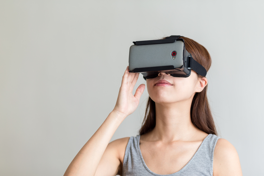 shutterstock 276380672 Xiaomi dan Huawei Sepakat Lakukan Kerjasama Untuk Memproduksi Gadget Virtual Reality